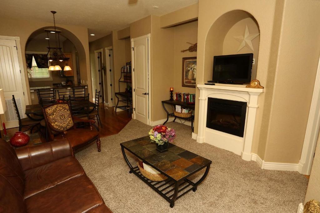 Deluxe Two-Bedroom Suite